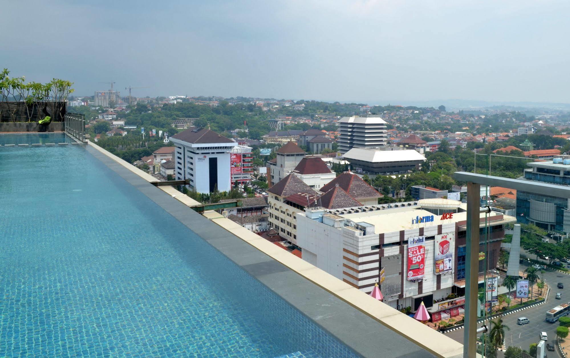 Louis Kienne Hotel Simpang Lima Semarang Exteriér fotografie